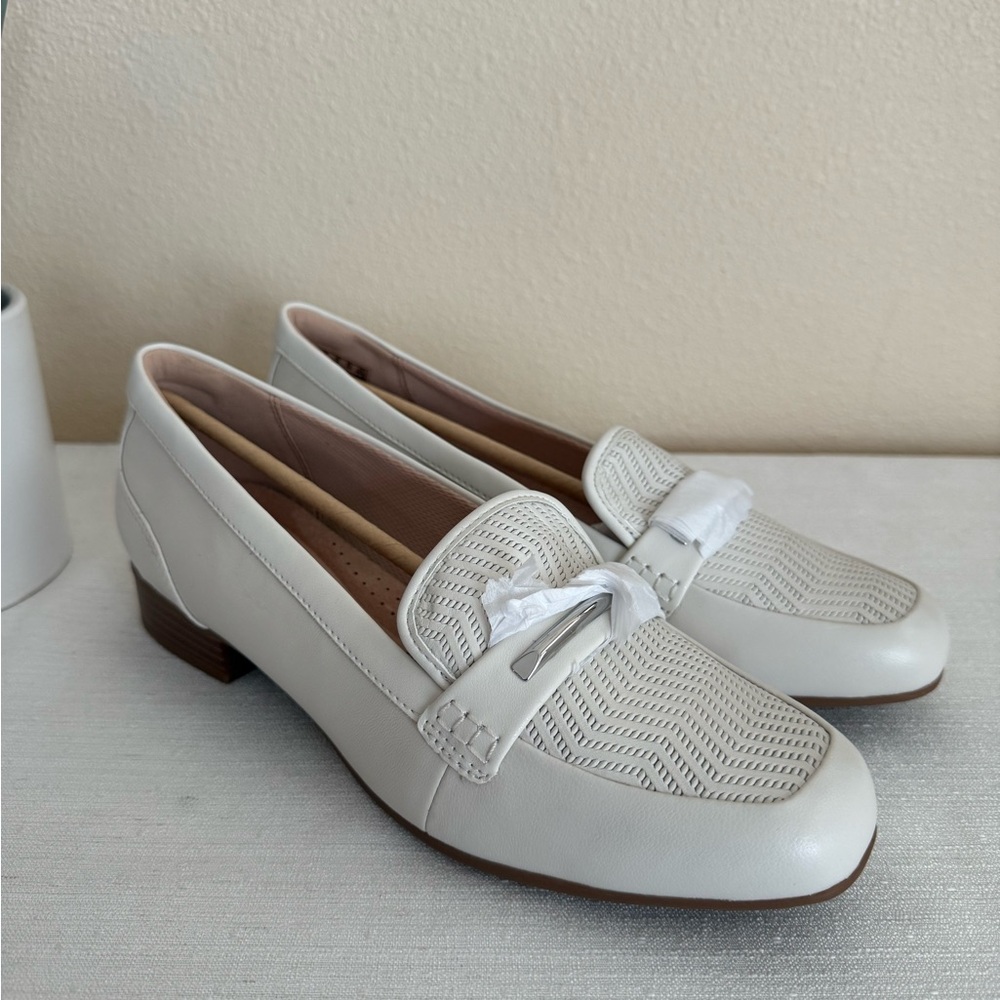 New Clarks Juliet Aster Off White Leather Loafers